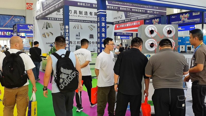 平面设计接单平台：揭秘其优势与潜在风险